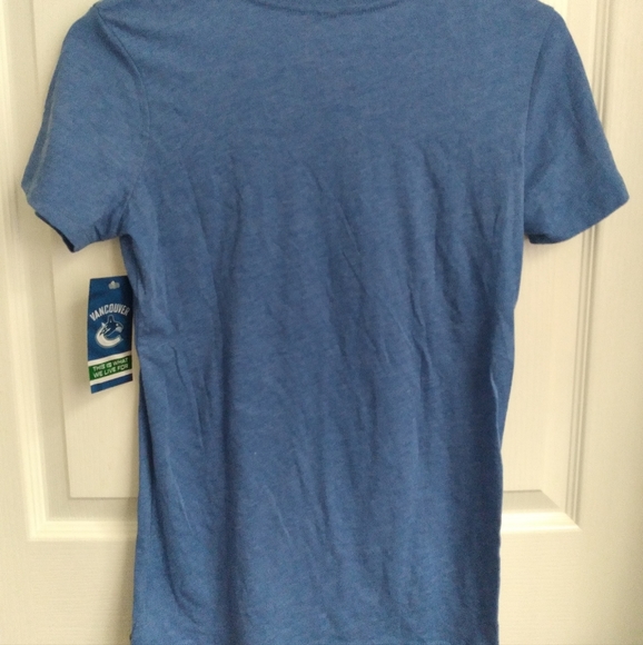 NHL Vancouver Canucks This is What we love for playoff t-shirt, large, New - Picture 3 of 7